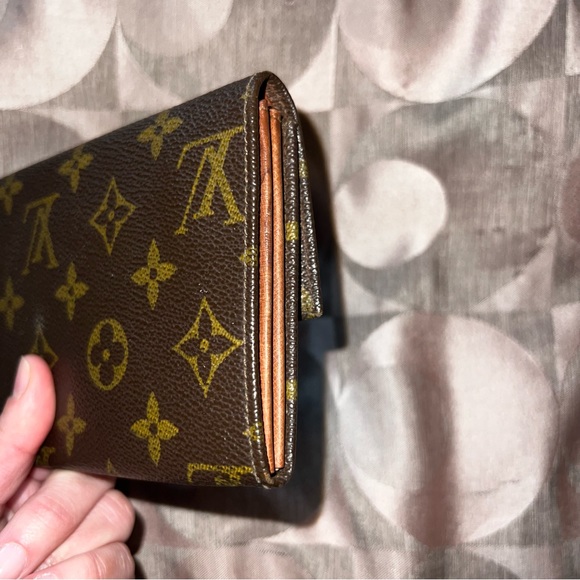 LOUIS VUITTON MONOGRAM LONG WALLET VINTAGE - Picture 6 of 10